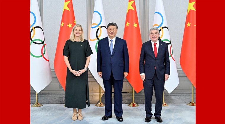 习近平会见国际奥委会主席考文垂和终身名誉主席巴赫